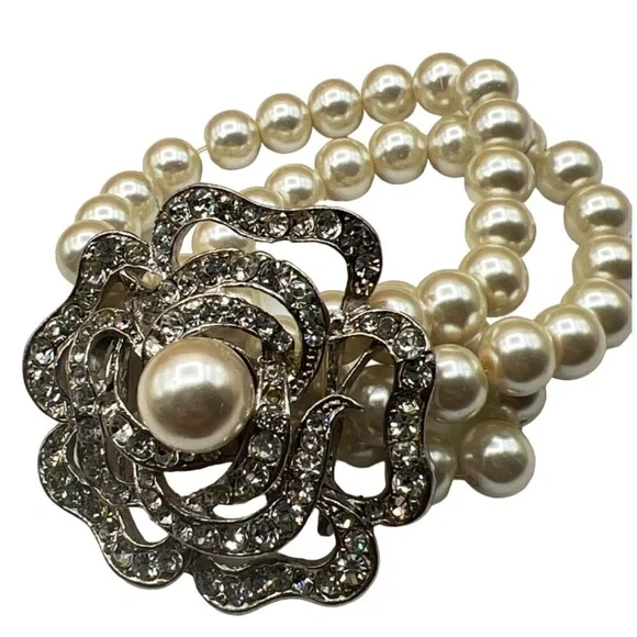Vintage-Inspired Faux Pearl & Rhinestone Flower Bracelet B1 - Picture 4 of 7